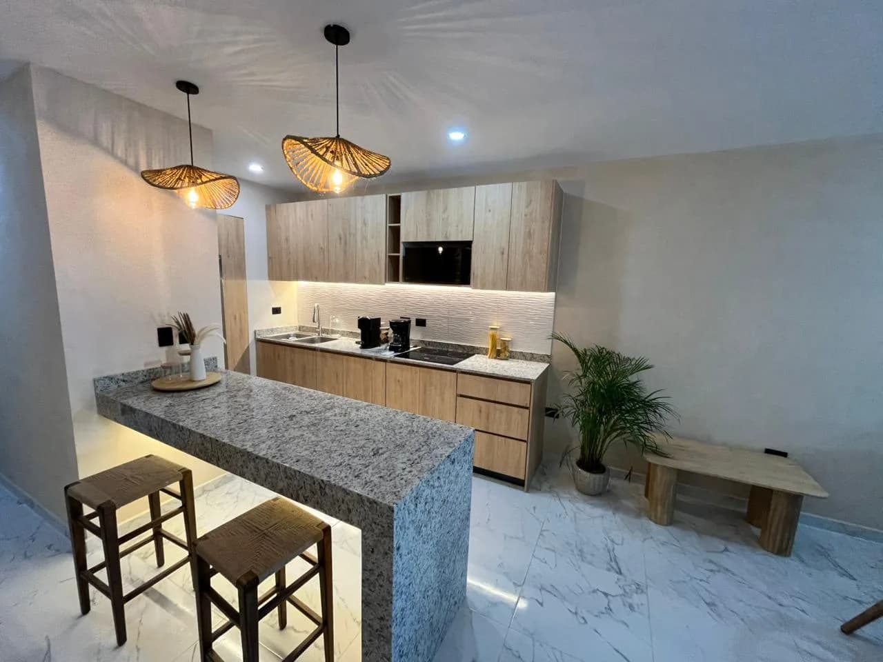 Vida residencial contemporánea en el corazón de la ciudad - 12