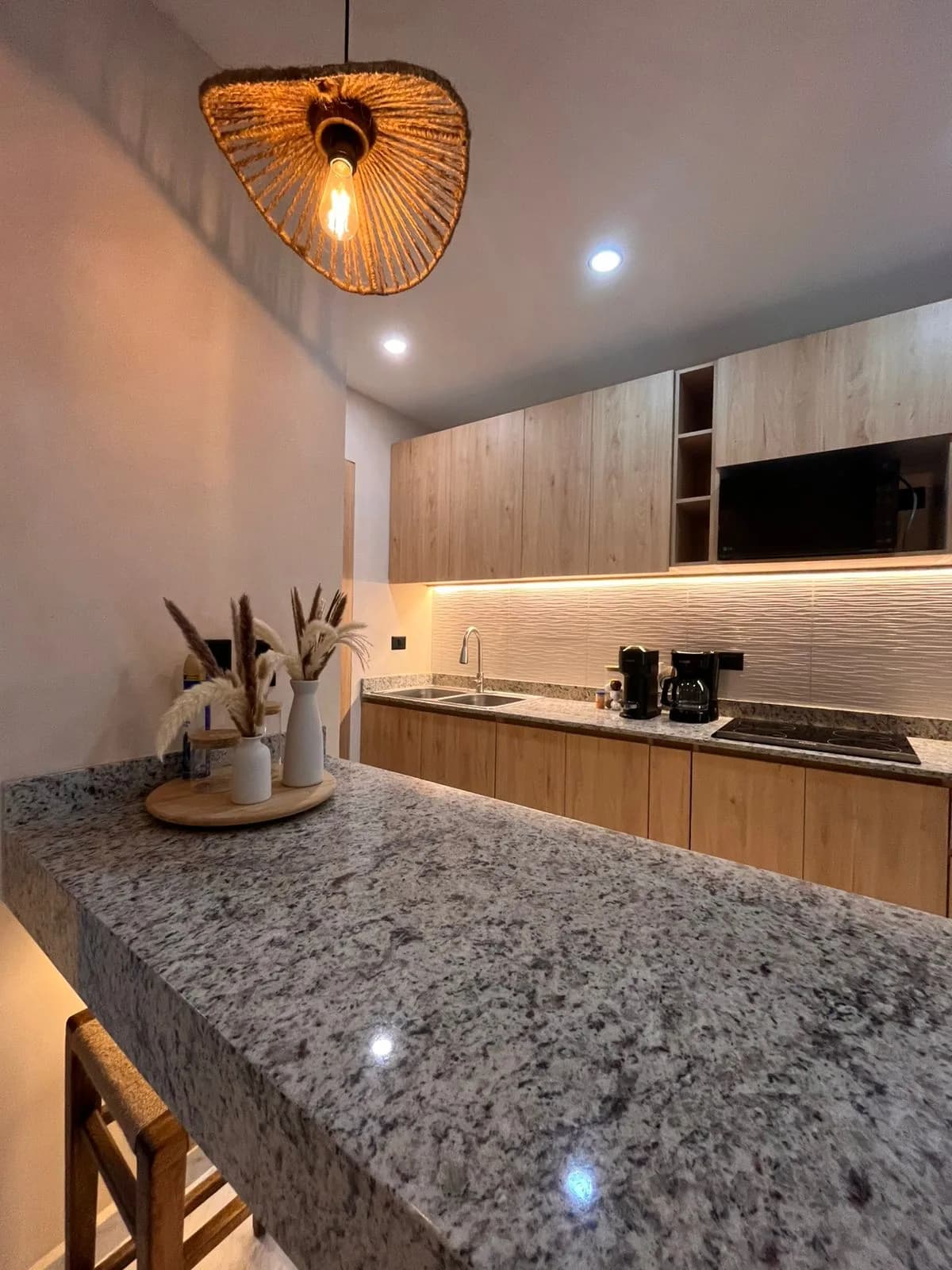 Vida residencial contemporánea en el corazón de la ciudad - 9