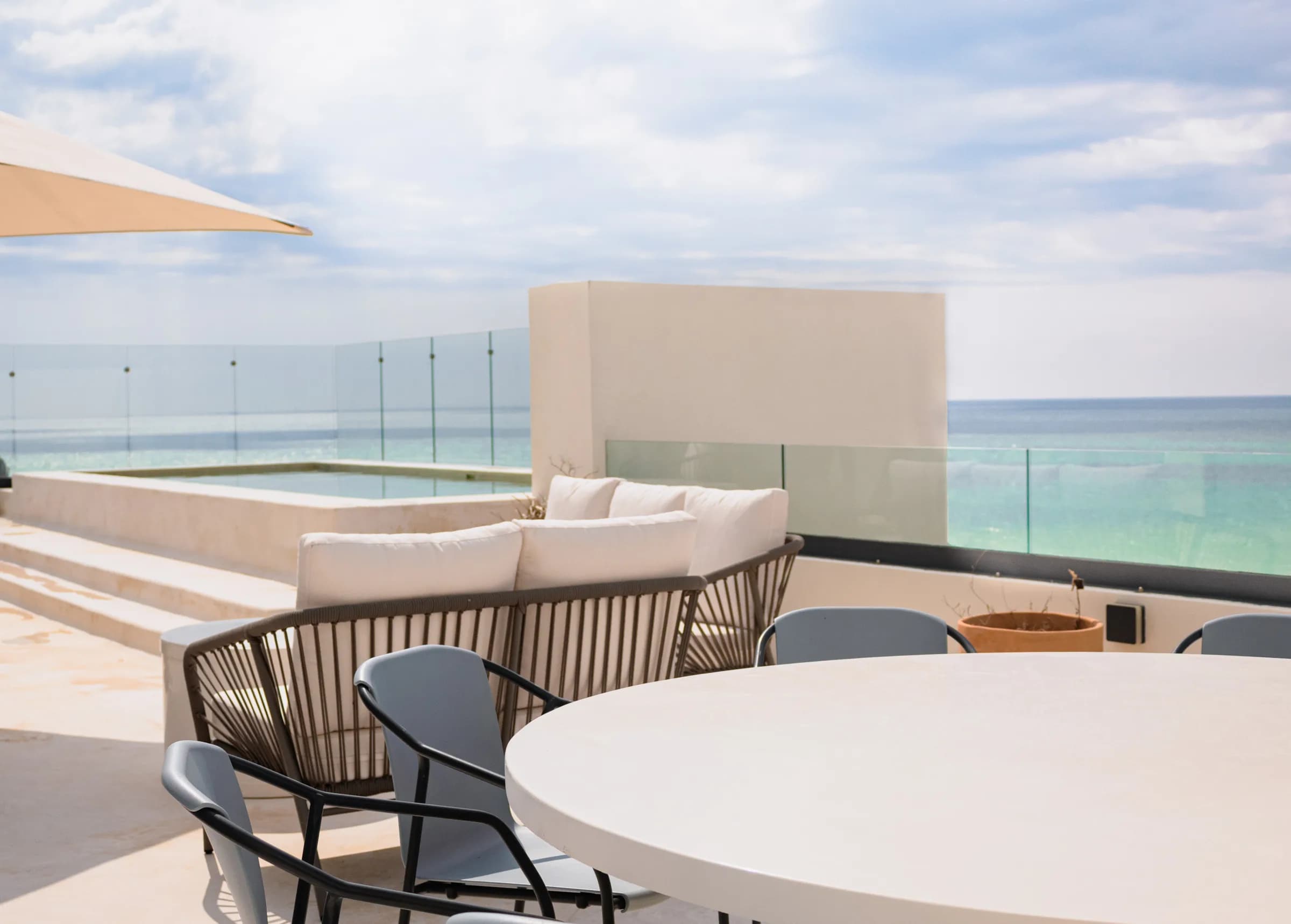 Departamento con Alberca Privada Frente al Mar - 3