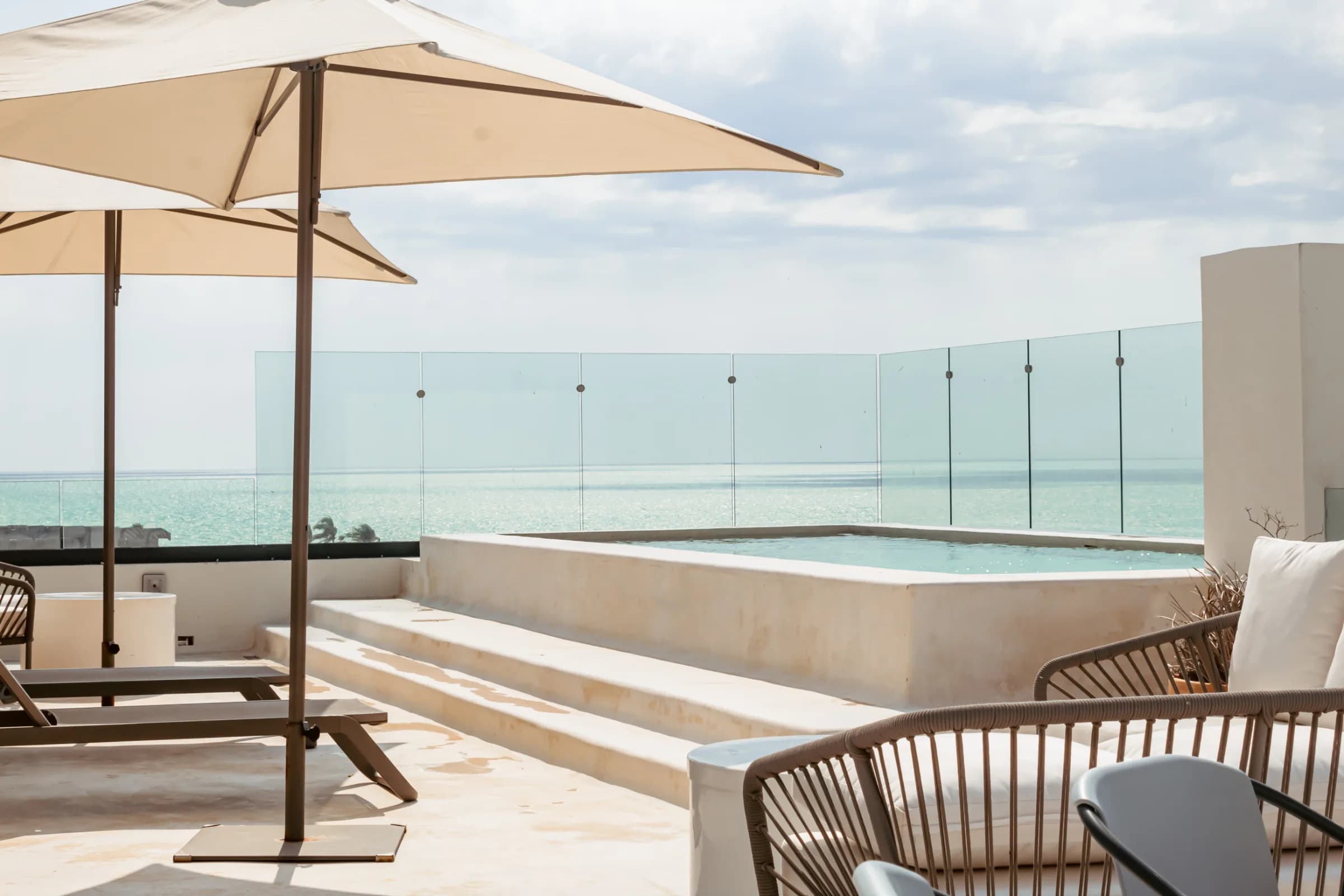 Departamento con Alberca Privada Frente al Mar - 4