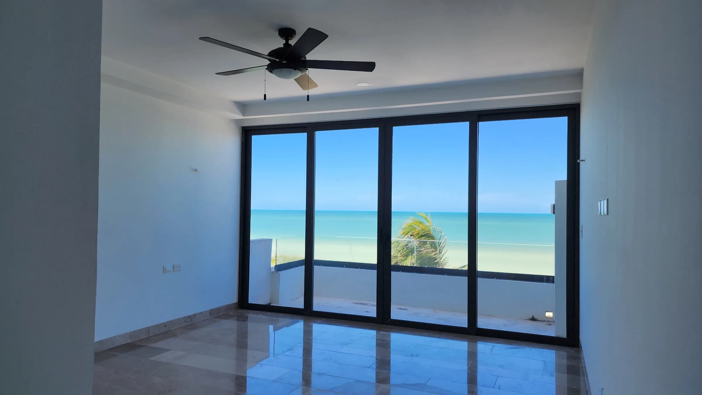 Departamento con alberca privada con vista frente al mar - 1