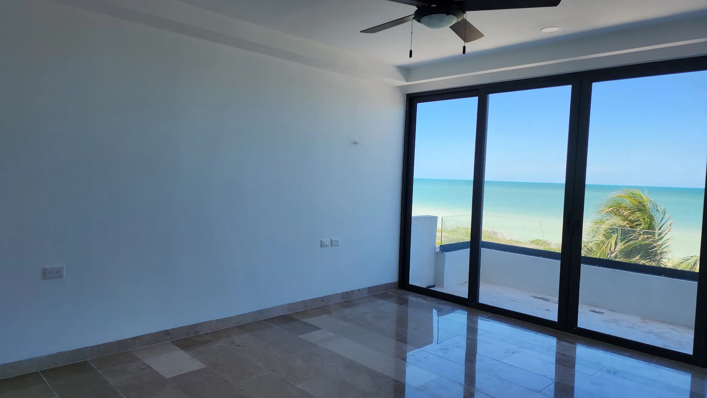 Departamento con alberca privada con vista frente al mar - 17