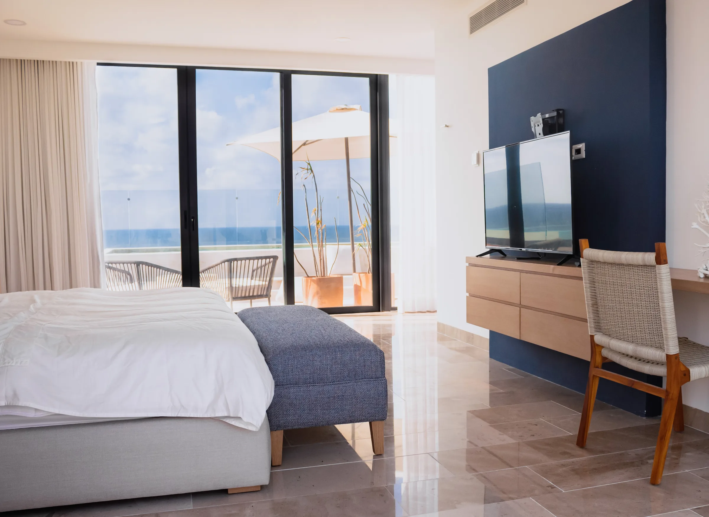 Beachfront Apartment with Private Pool - 17