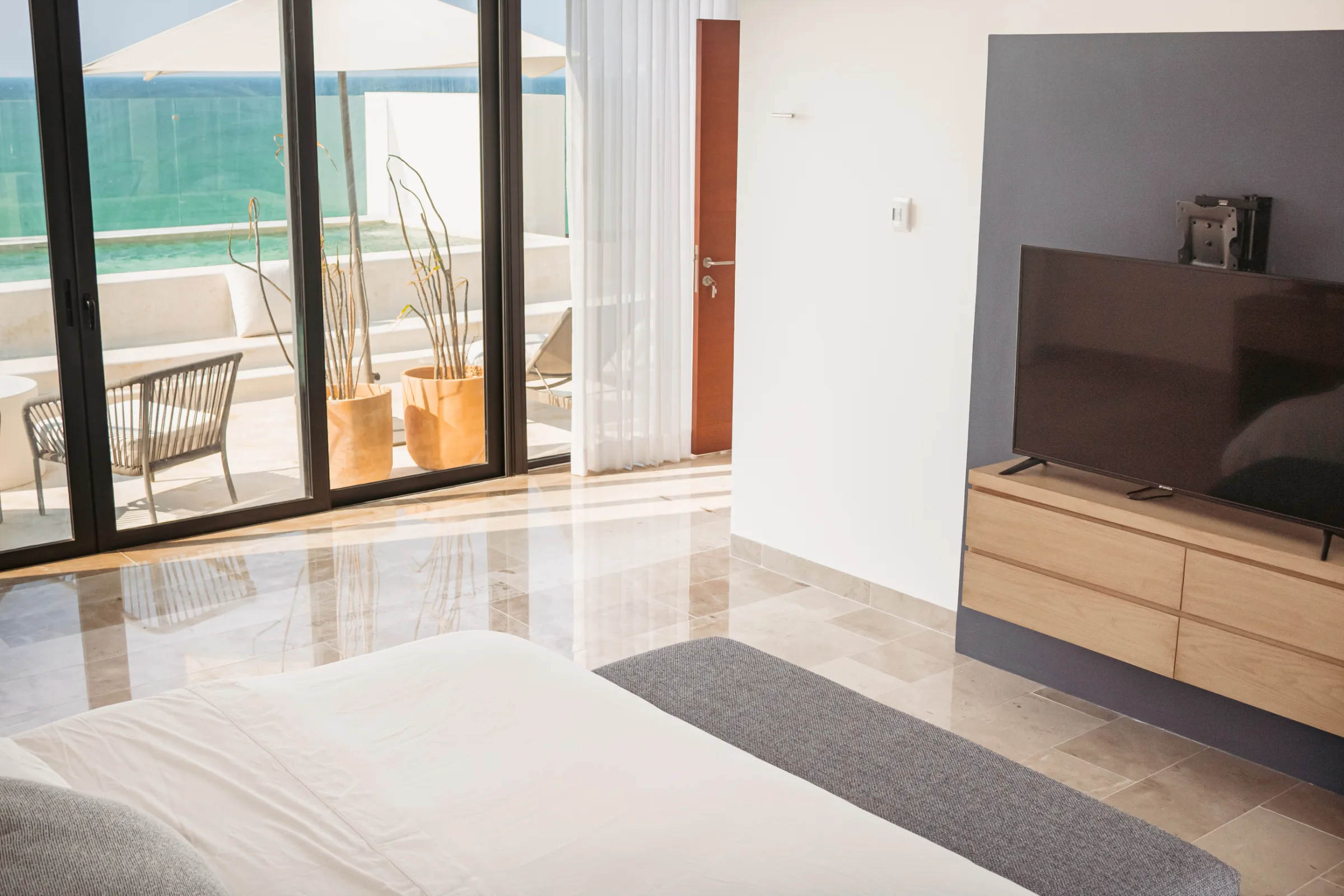 Beachfront Apartment with Private Pool - 25