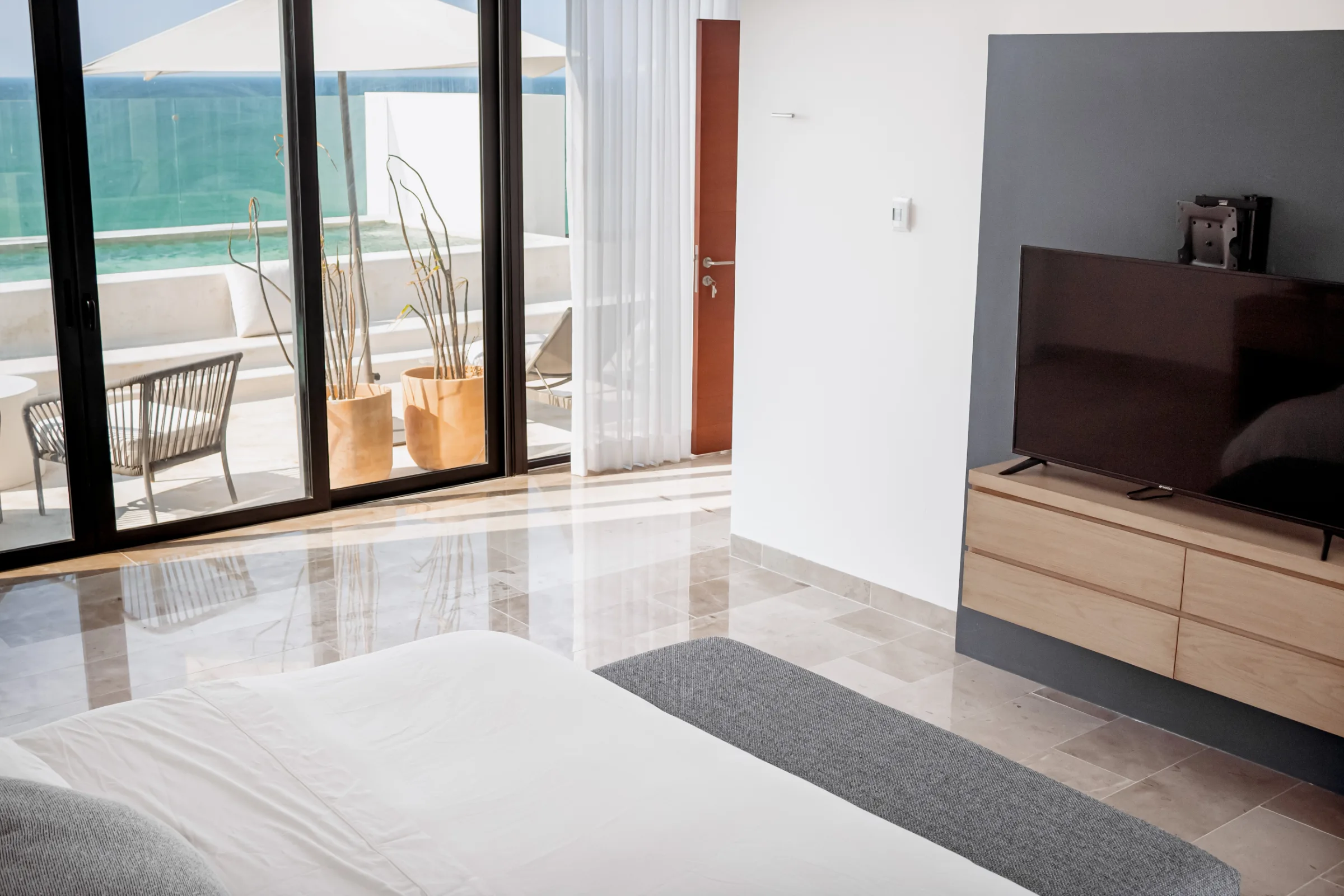 Beachfront Apartment with Private Pool - 30