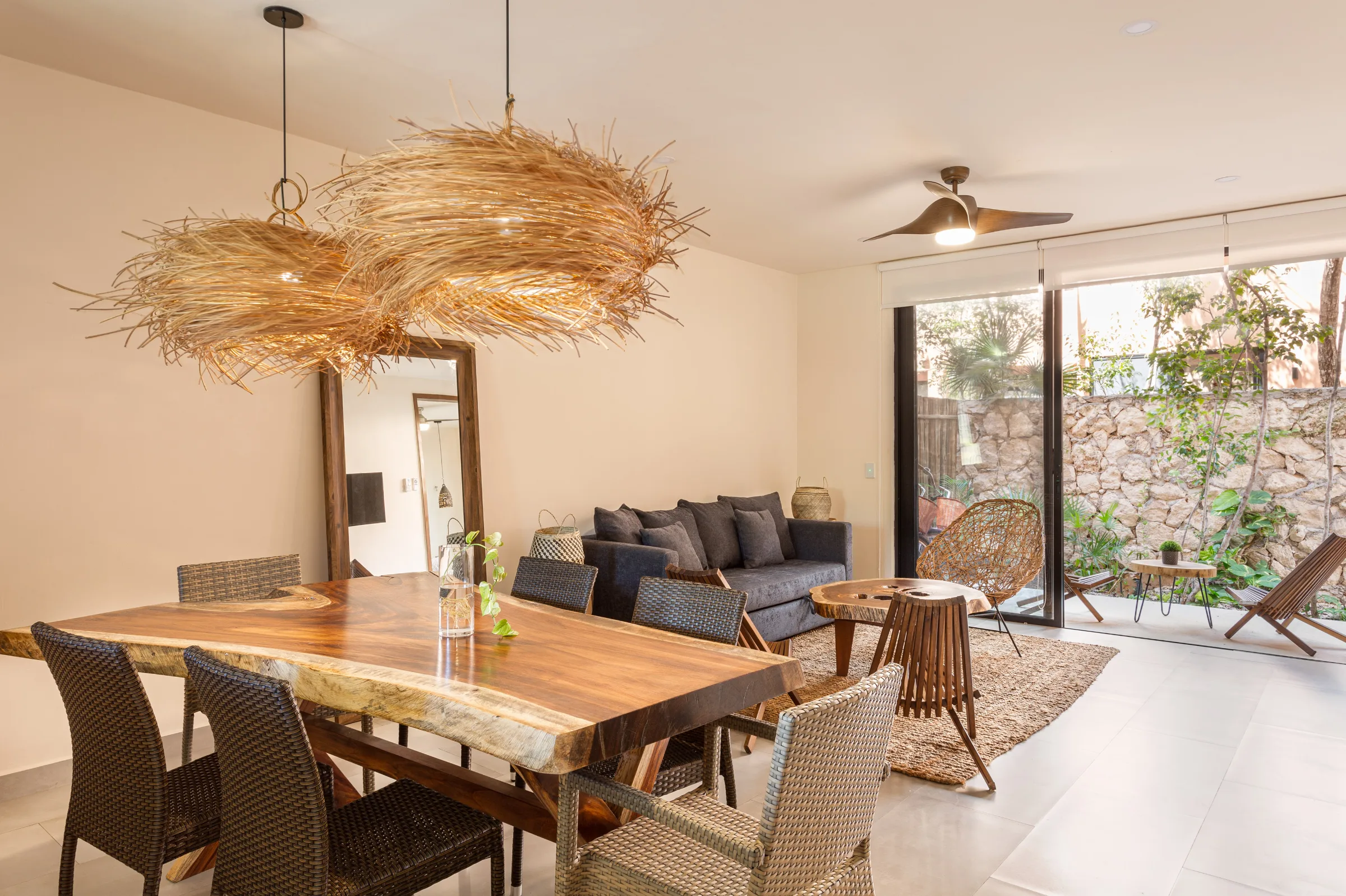 Apartment with Patio · 2 Bedrooms - 6